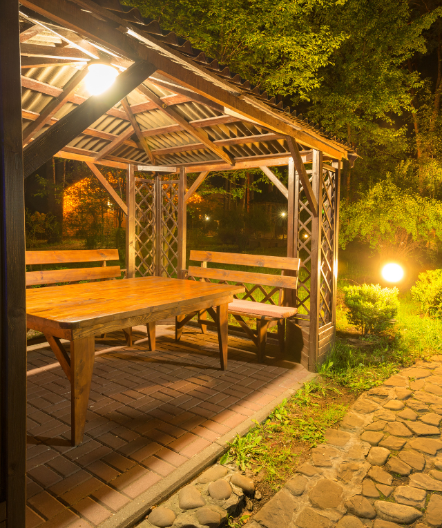 building a Wooden Gazebo in Dubai